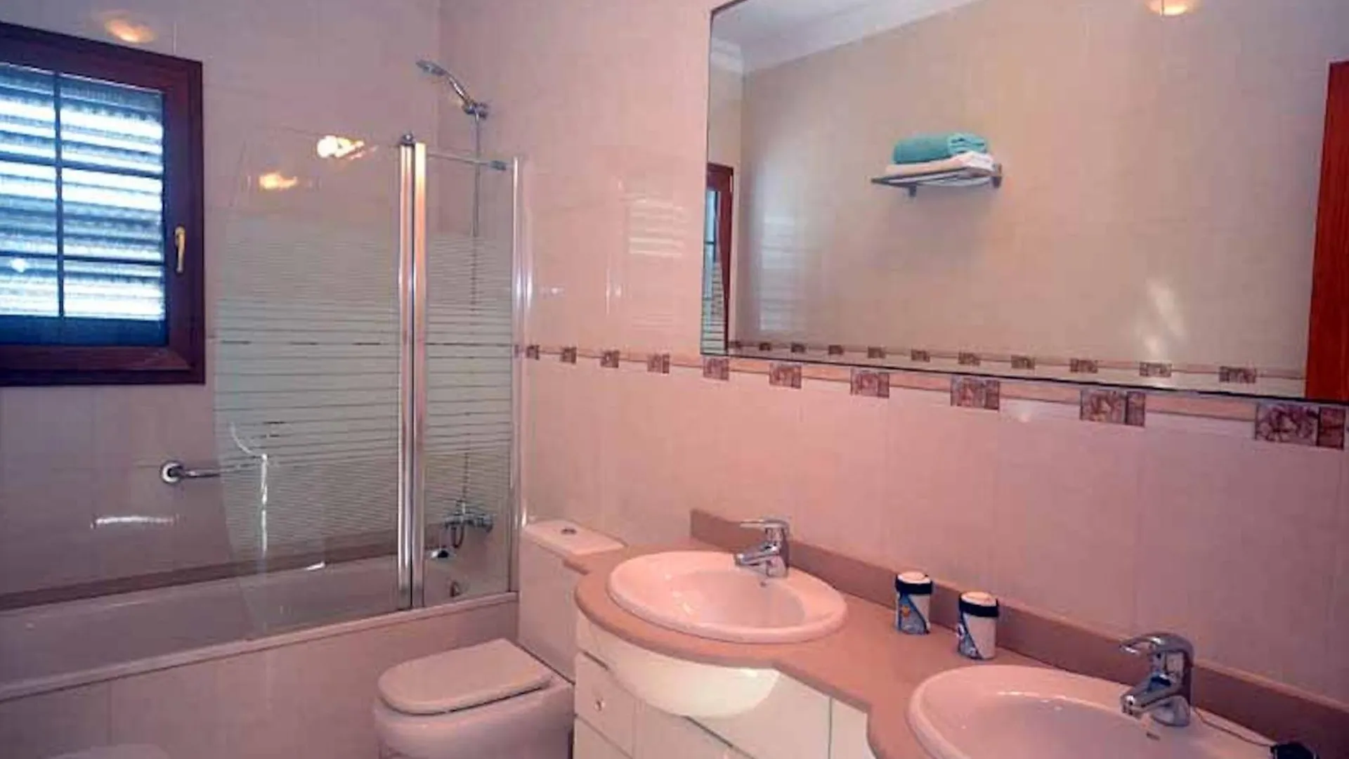 Awesome Puerto Del Carmen Villa - 3 Bedrooms - Villa Tacataca - Pool Table - Great Terrace Area 0*, Puerto del Carmen (Lanzarote) Spain