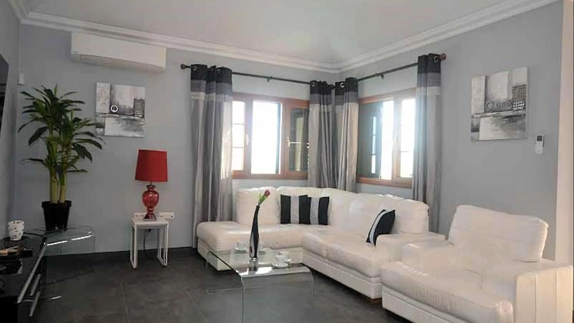 Awesome Puerto Del Carmen Villa - 3 Bedrooms - Villa Tacataca - Pool Table - Great Terrace Area