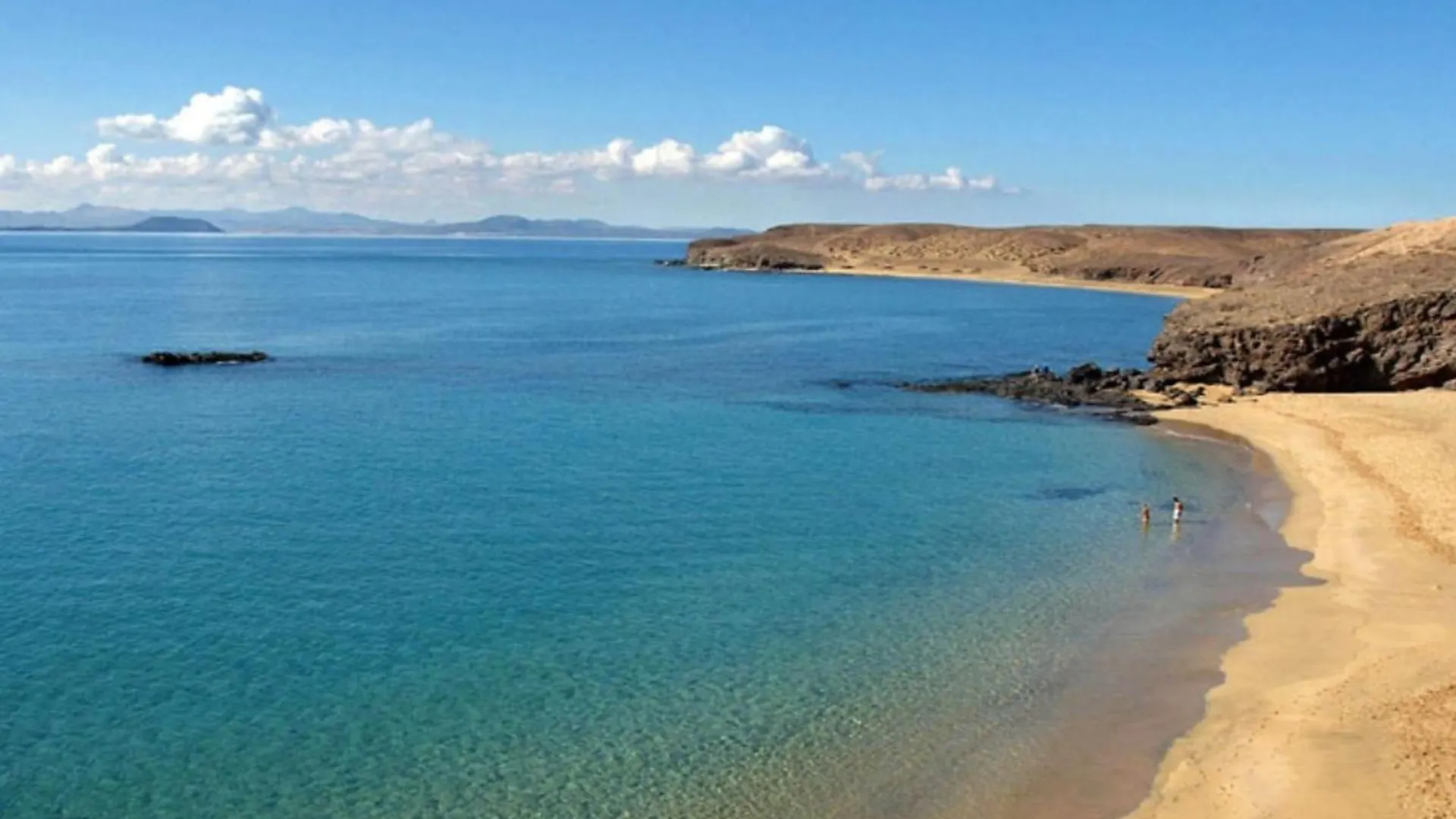 Awesome Puerto Del Carmen Villa - 3 Bedrooms - Villa Tacataca - Pool Table - Great Terrace Area Spain