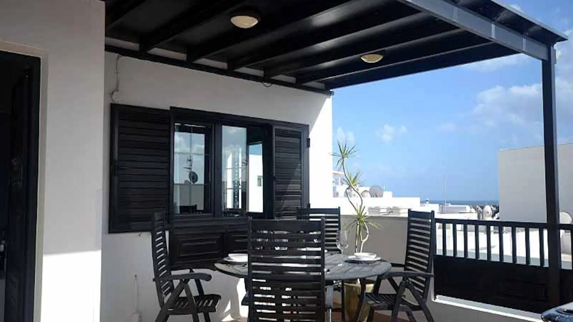 Awesome Puerto Del Carmen Villa - 3 Bedrooms - Villa Tacataca - Pool Table - Great Terrace Area Puerto del Carmen (Lanzarote)