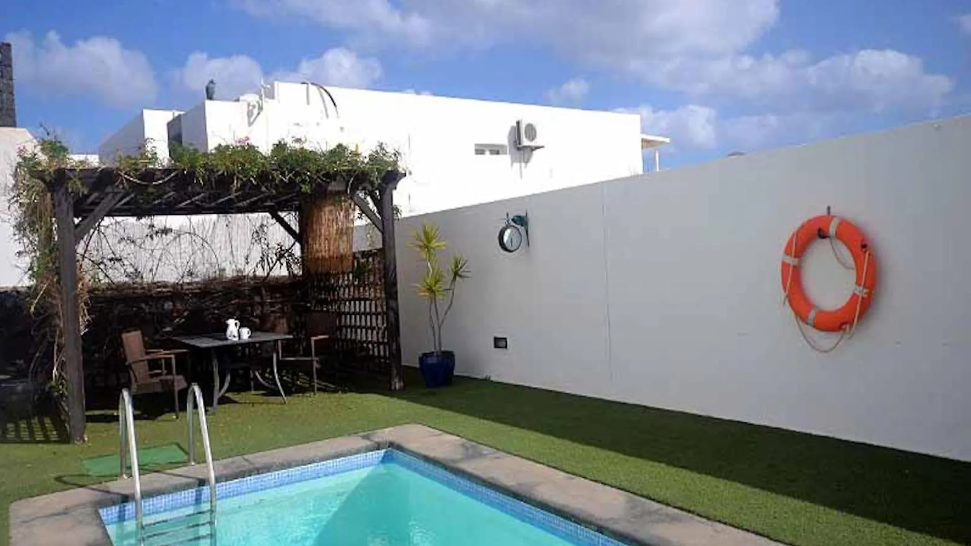 Awesome Puerto Del Carmen Villa - 3 Bedrooms - Villa Tacataca - Pool Table - Great Terrace Area