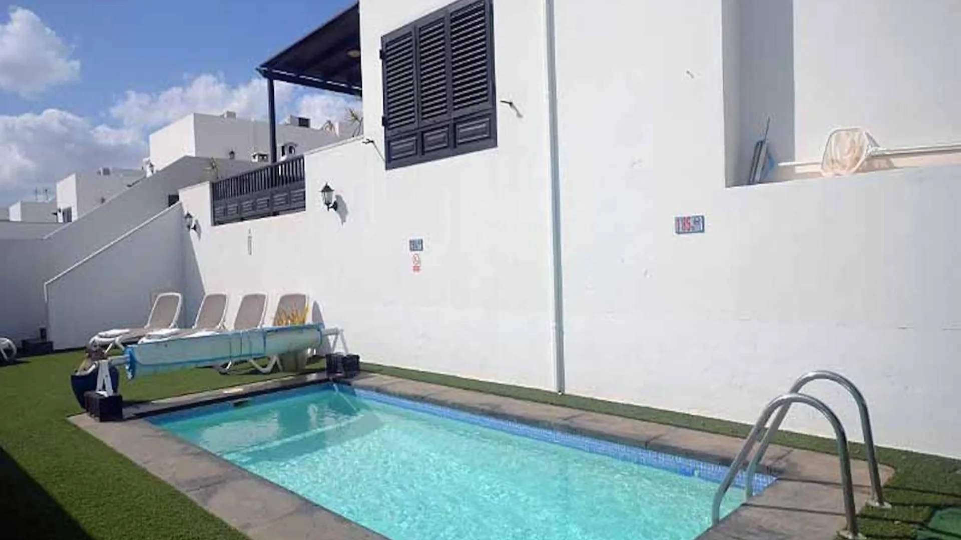 Awesome Puerto Del Carmen Villa - 3 Bedrooms - Villa Tacataca - Pool Table - Great Terrace Area Пуэрто дель Кармен